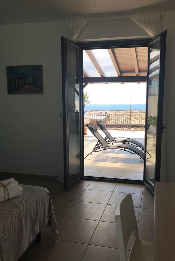 Appartamento Gambero Beach Santa Teresa Di Riva Eksteriør bilde